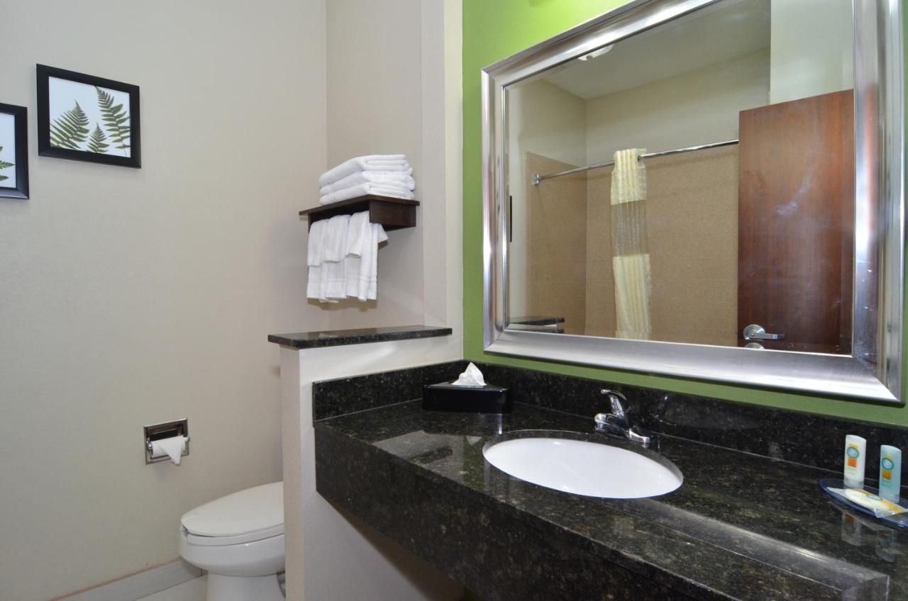 Quality Inn & Suites Kenedy - Karnes City Room photo
