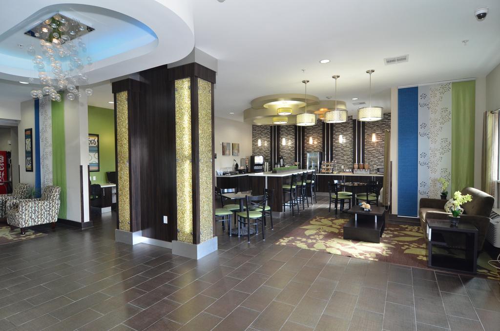 Quality Inn & Suites Kenedy - Karnes City Exterior photo