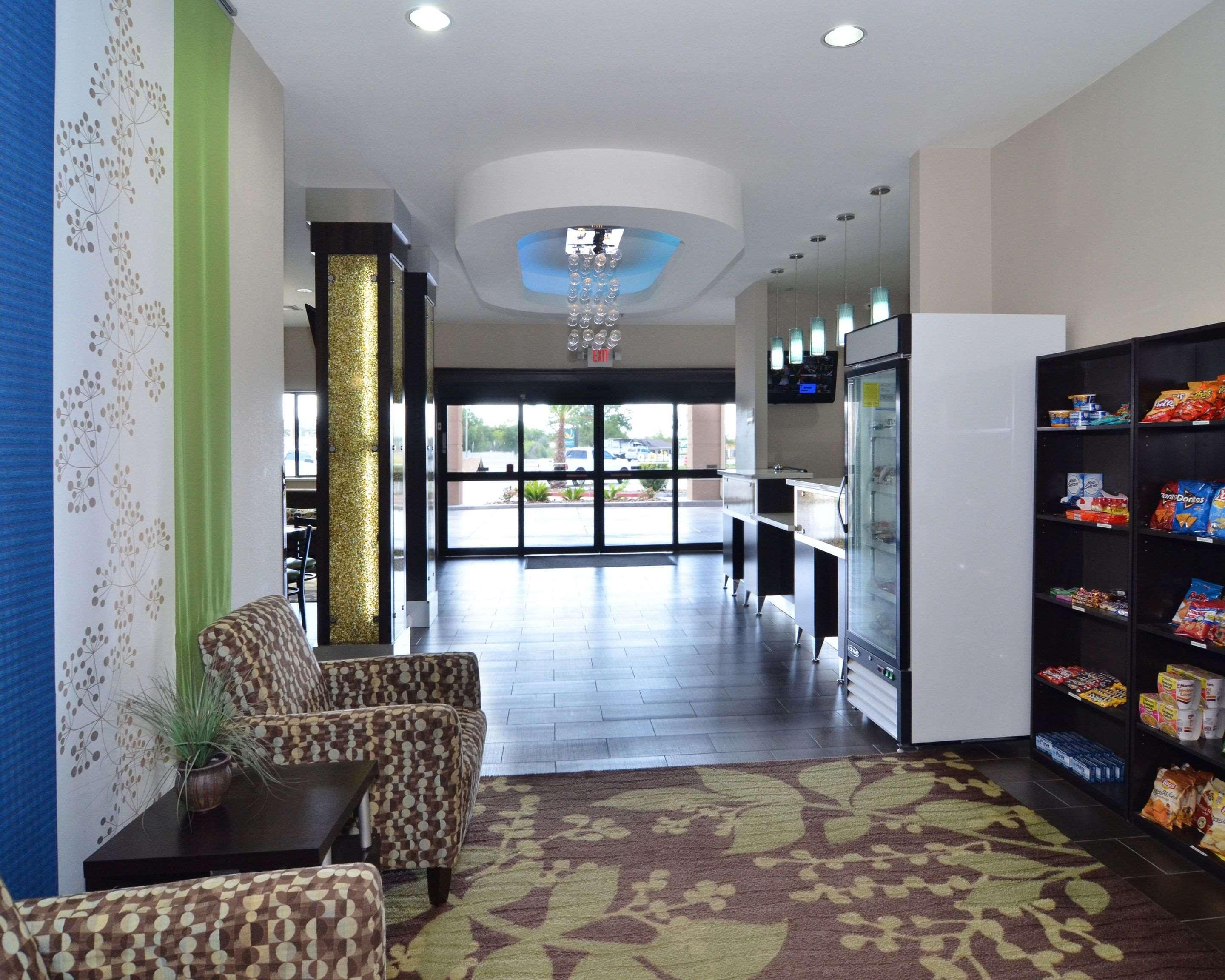 Quality Inn & Suites Kenedy - Karnes City Exterior photo