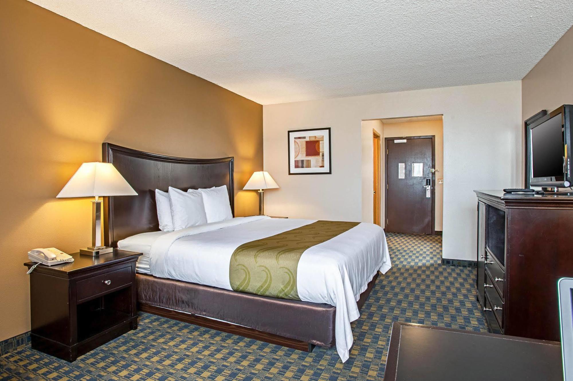 Quality Inn & Suites Kenedy - Karnes City Exterior photo